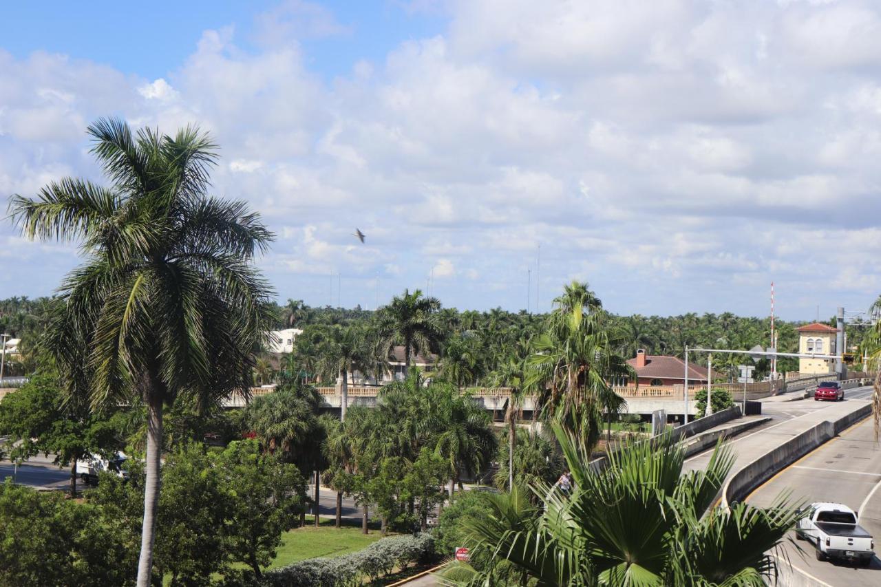 On Hollywood Beach - Affordable Two Bedrooms Sleeps 6 With Two Bathrooms Dania Beach Exterior foto