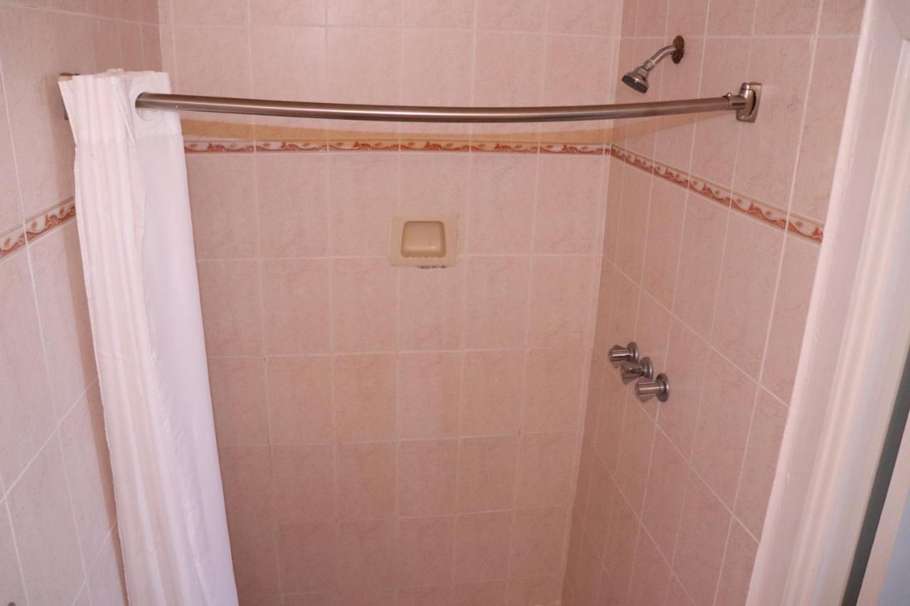 On Hollywood Beach - Affordable Two Bedrooms Sleeps 6 With Two Bathrooms Dania Beach Exterior foto